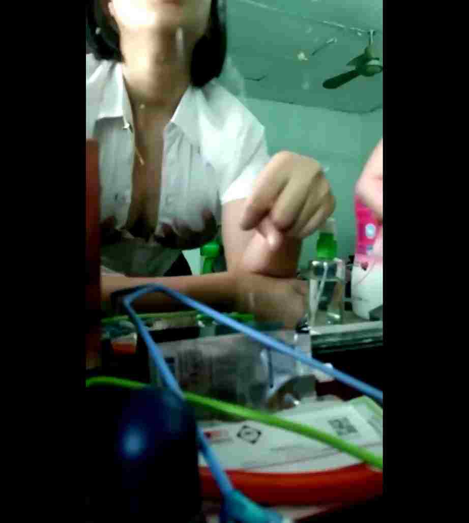 Bokep mahasiswi layani nafsu bapak tiri